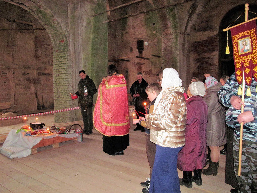 Молебен в преображенском храме села Сукромля